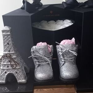 SiILVER GLITTER LACE-UP BOOTIE TODDLER SIZE 9